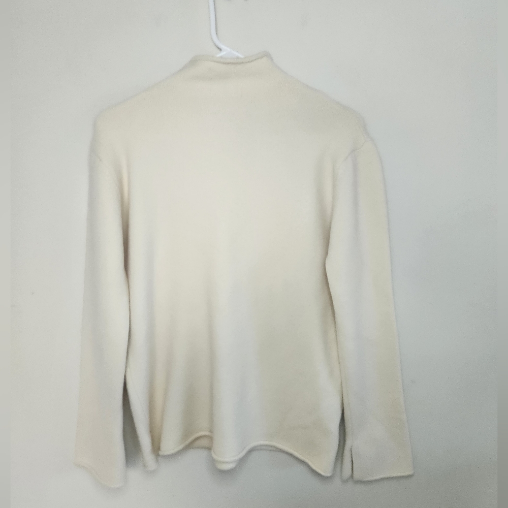 Main Strip Cream Turtleneck Sweater - Picture 3 of 9